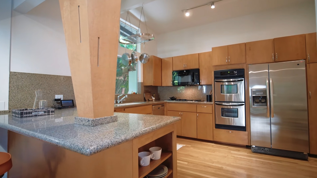 20 Interior Design Photos vs. Hollywood Hills Luxury Home Tour
