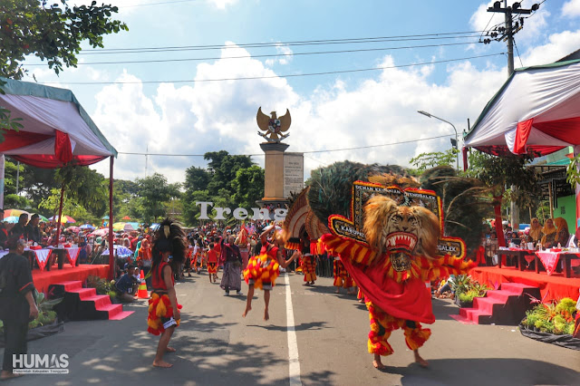 Terima Peserta Trenggalek Ethnic Carnival, Bupati Nur Arifin : Tidak Hanya Tradisi Trenggalek Tetapi Juga Nusantara