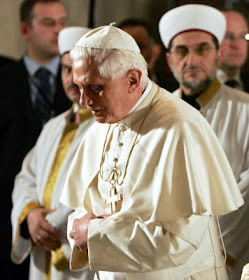 Paus Benedictus masuk Islam