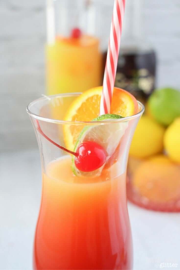 CARIBBEAN RUMPUNCH WITH PINEAPPLE AND ORANGE JUICE