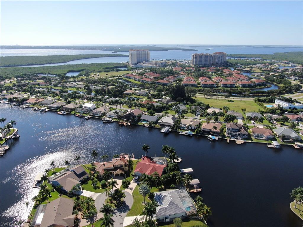 Royal Shell Real Estate Monique Combs