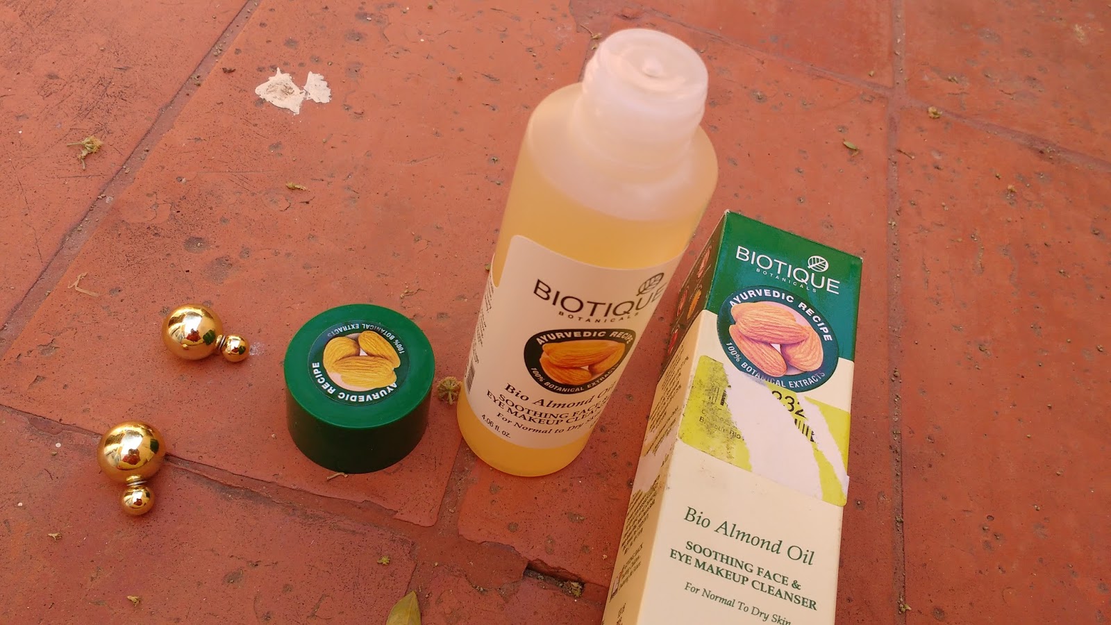 Biotique Bio Almond Oil Soothing Face and Eye Makeup Cleanser Review