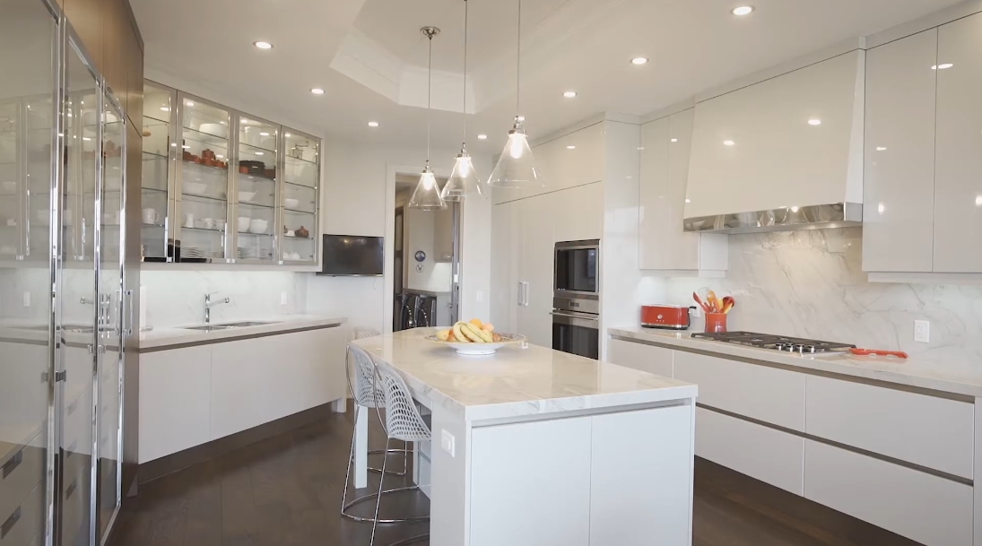 28 Interior Design Photos vs. 101 Georgian Bay Ln, The Blue Mountains, ON