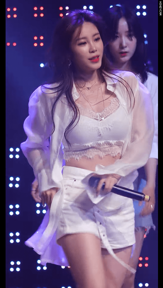 행사뛰는 전효성