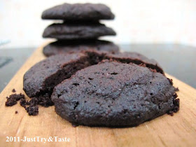 Resep Nigella Lawson's Intense Chocolate Cookies