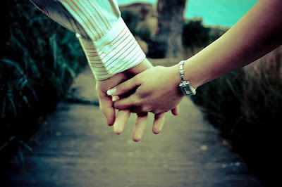 Pictures Of Holding Hands-Romantic Couples - Top Profile Pictures ...