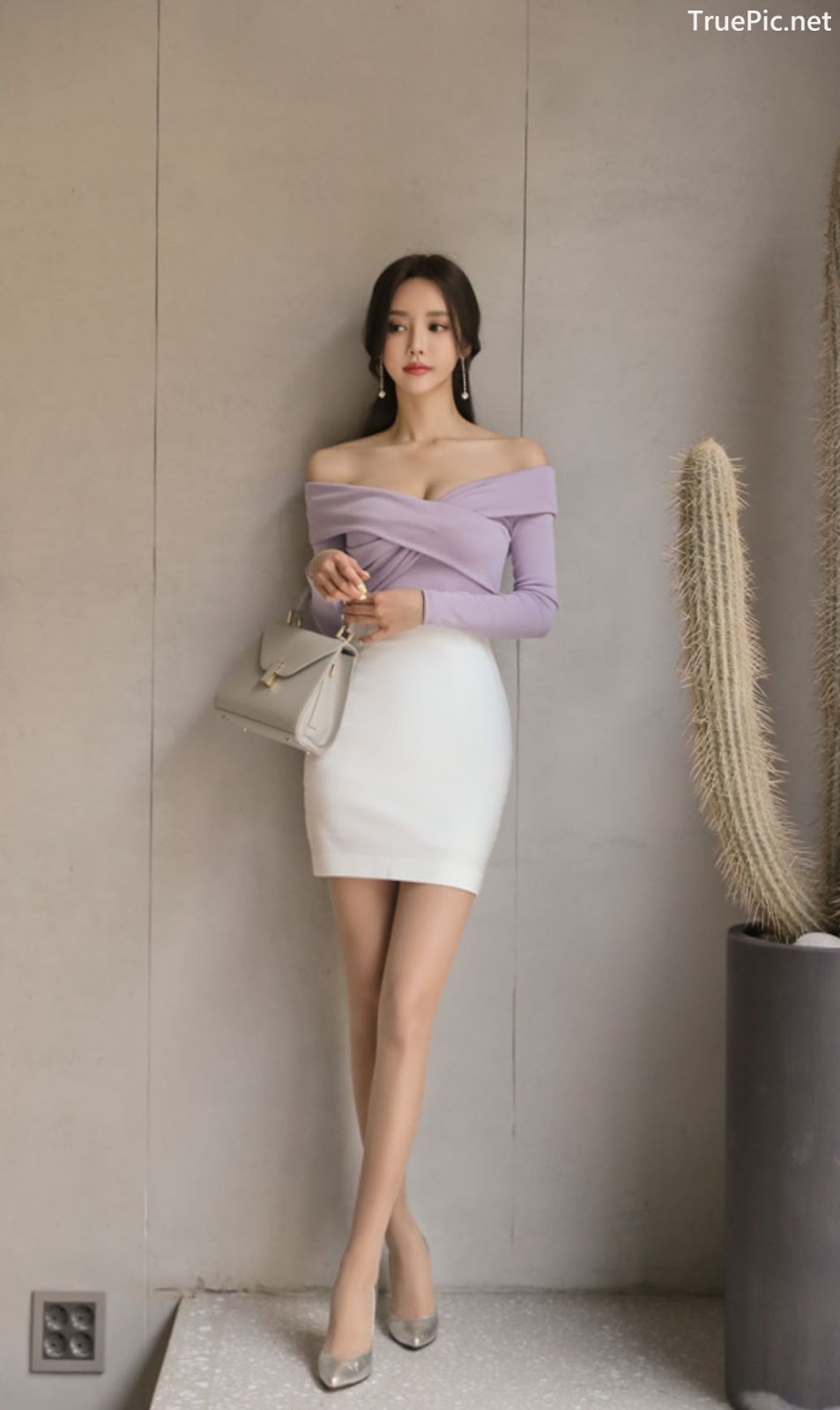 Image-Hot-Korean-Fashion-Model-Son-Yoon-Joo-She-So-Lovely-With-Miniskirt-TruePic.net- Picture-36