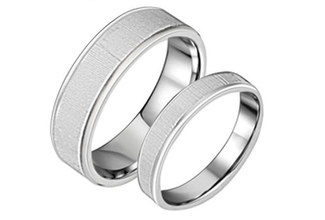 CoupleLoveTee: Lovely Couple Ring