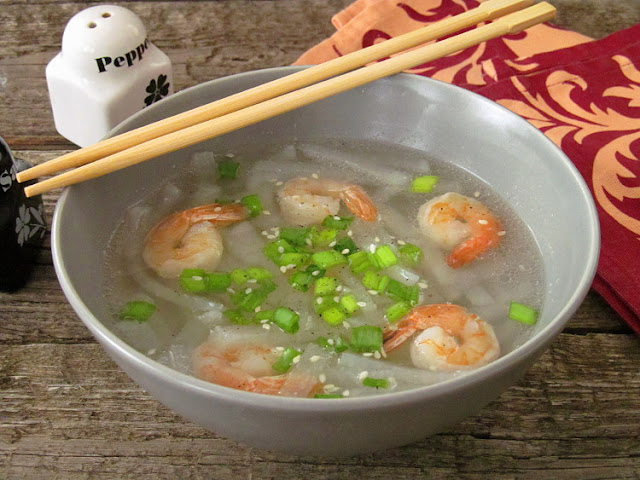 Китайский суп из дайкона с креветками