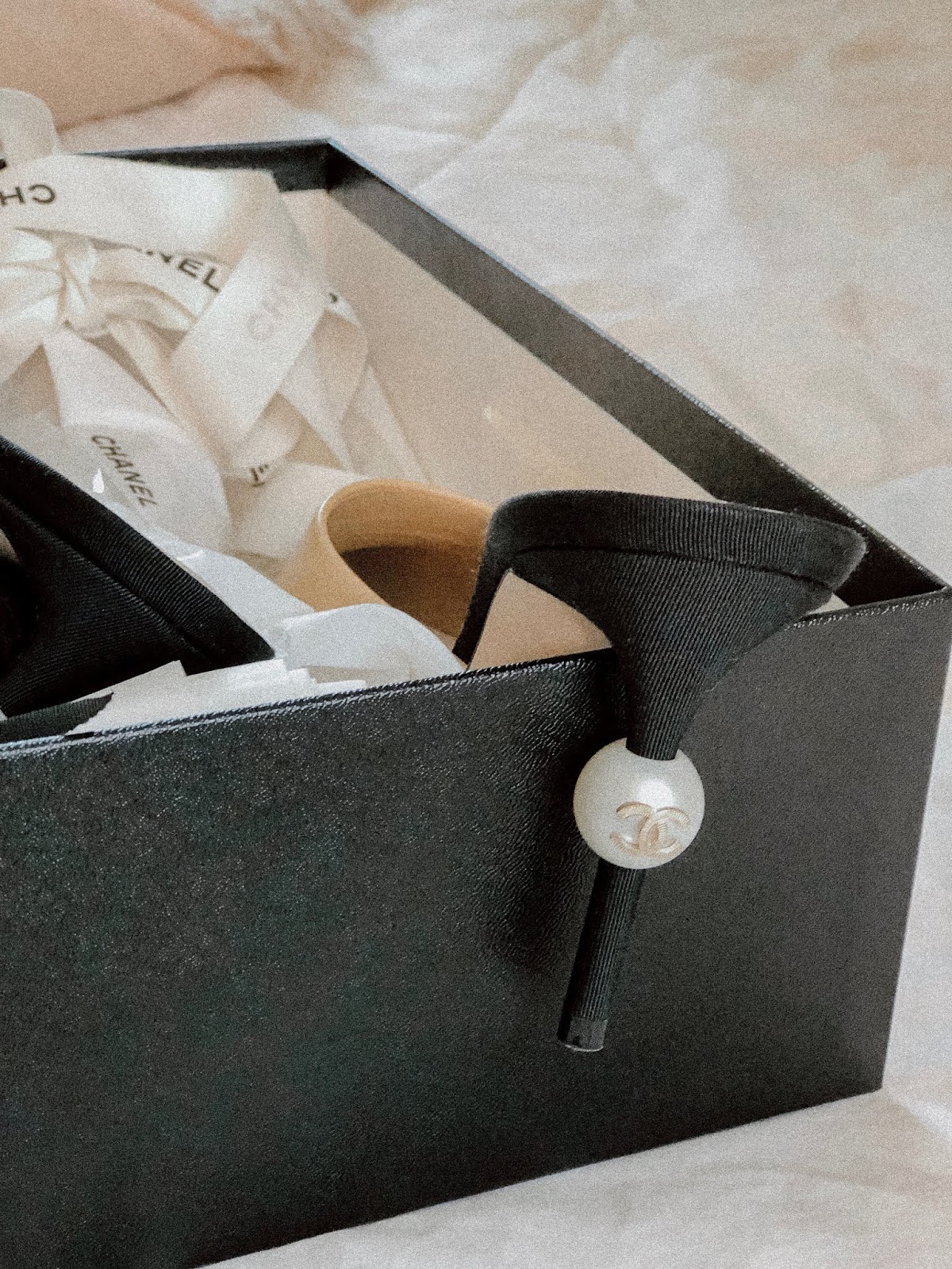 How to Tie a Ribbon on Your Luxury Boxes