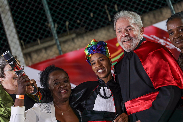 Resultado de imagem para fotos de lula com negros