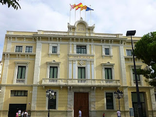 Fuente: De Zarateman - Trabajo propio, CC0, https://commons.wikimedia.org/w/index.php?curid=34838967 Casa Consistorial de L'Hospitalet de Llobregat