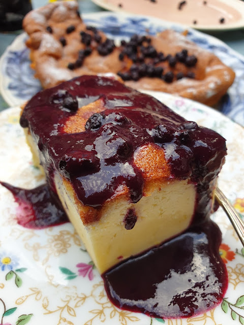 Cheesecake japonais et son coulis aux myrtilles;Cheesecake japonais et son coulis aux myrtilles