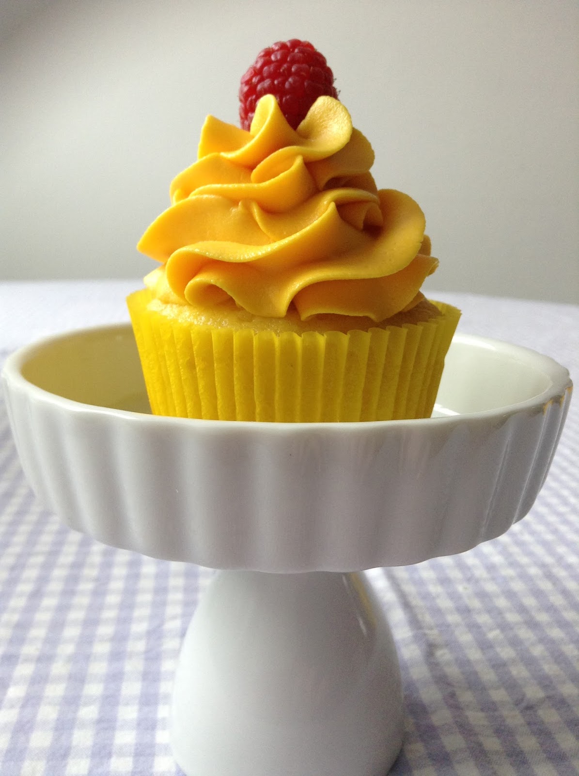 The Sugary Shrink: Lemon Cupcake with Raspberry Curd Cream Filling