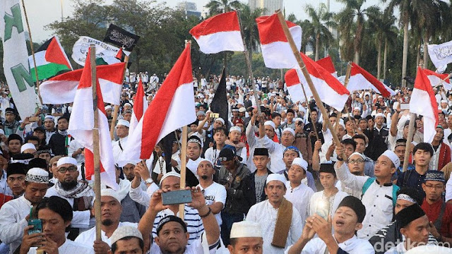 Mardani Terenyuh di Reuni 212: Jokowi-Ma'ruf pun Didoakan Mardani Terenyuh di Reuni 212: Jokowi-Ma'ruf pun Didoakan