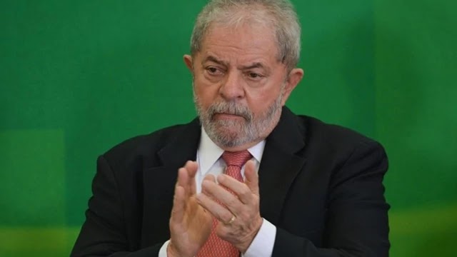 Recurso de Lula na Lava Jato andou mais rápido que 85% dos casos no tribunal O processo envolvendo o sítio de Atibaia e que tem como principal réu o ex-presidente Luiz Inácio Lula da Silva é um dos 15% mais rápidos em tempo de tramitação no Tribunal Regional Federal da 4ª Região (TRF4), responsável pelas ações da Lava Jato.