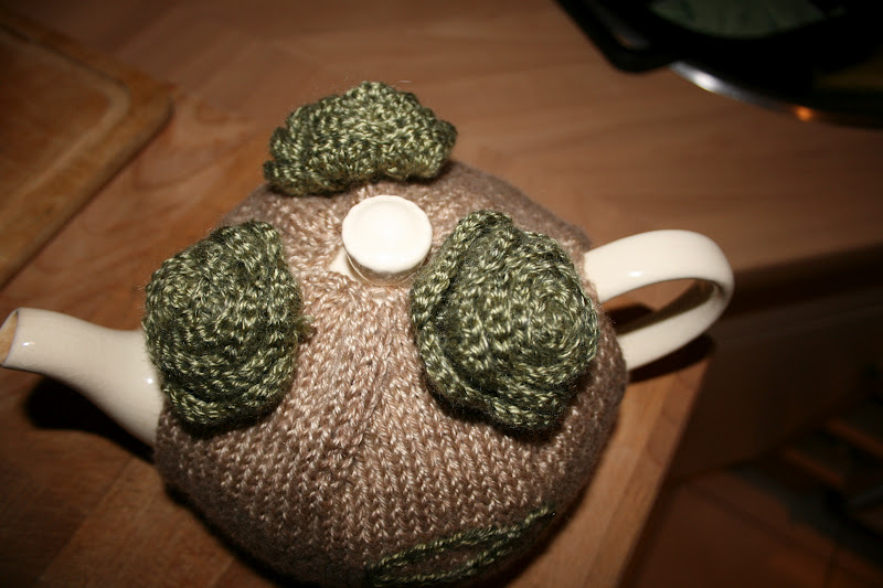 breien en haken in oostende tea pot warmer free pattern