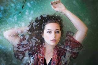 attractive-1866858_960_720