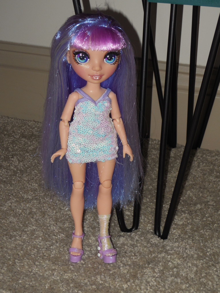 Veni Vidi Dolli REVIEW Rainbow High Violet Willow