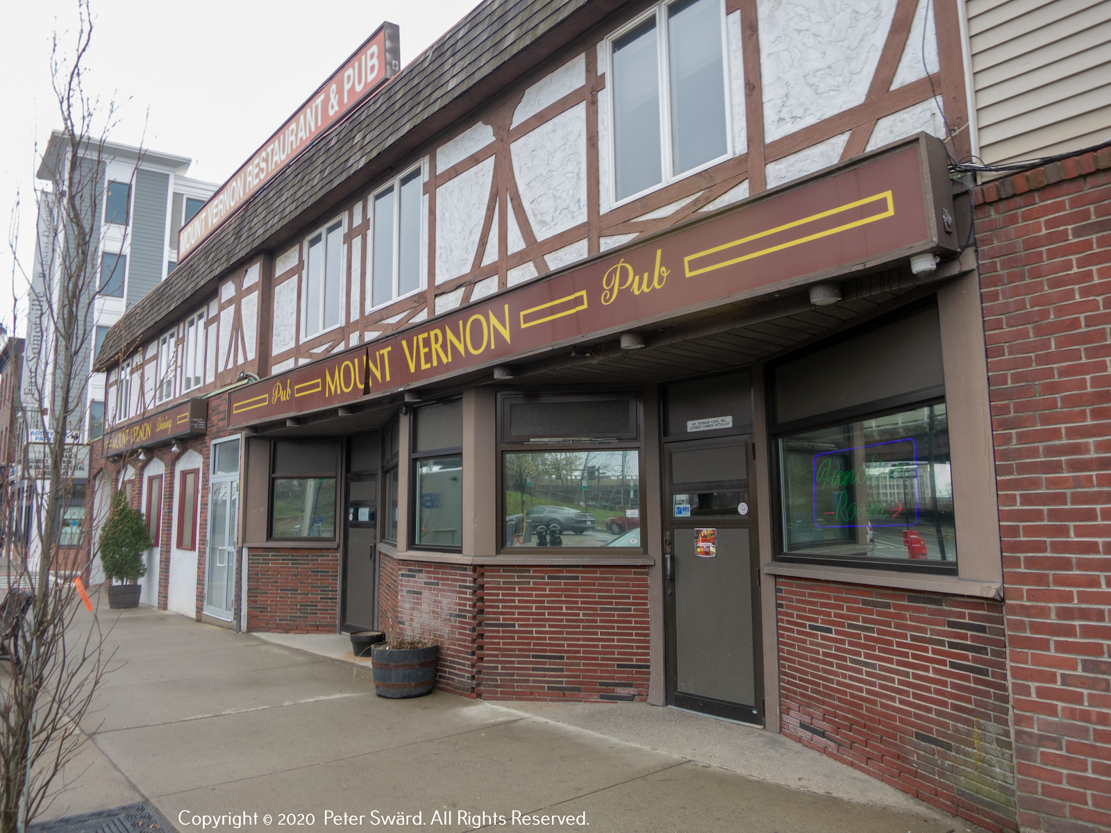 The Daily Lunch Mount Vernon Restaurant & Pub Somerville