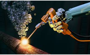 Gaji Seorang Welder Bawah Air Seniman Api