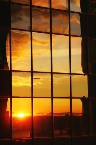 http://1.bp.blogspot.com/-aUsUfVHdhOo/Tt5NZm76AII/AAAAAAAAGto/goA-aAZOKNo/s1600/sunrise%252Bthrough%252Bwindow.jpg