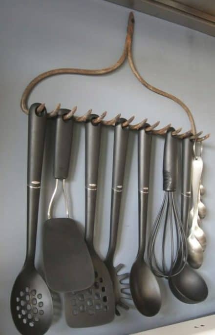 32 Wonderful Uses for an Old Iron Rake - Crafts a la mode