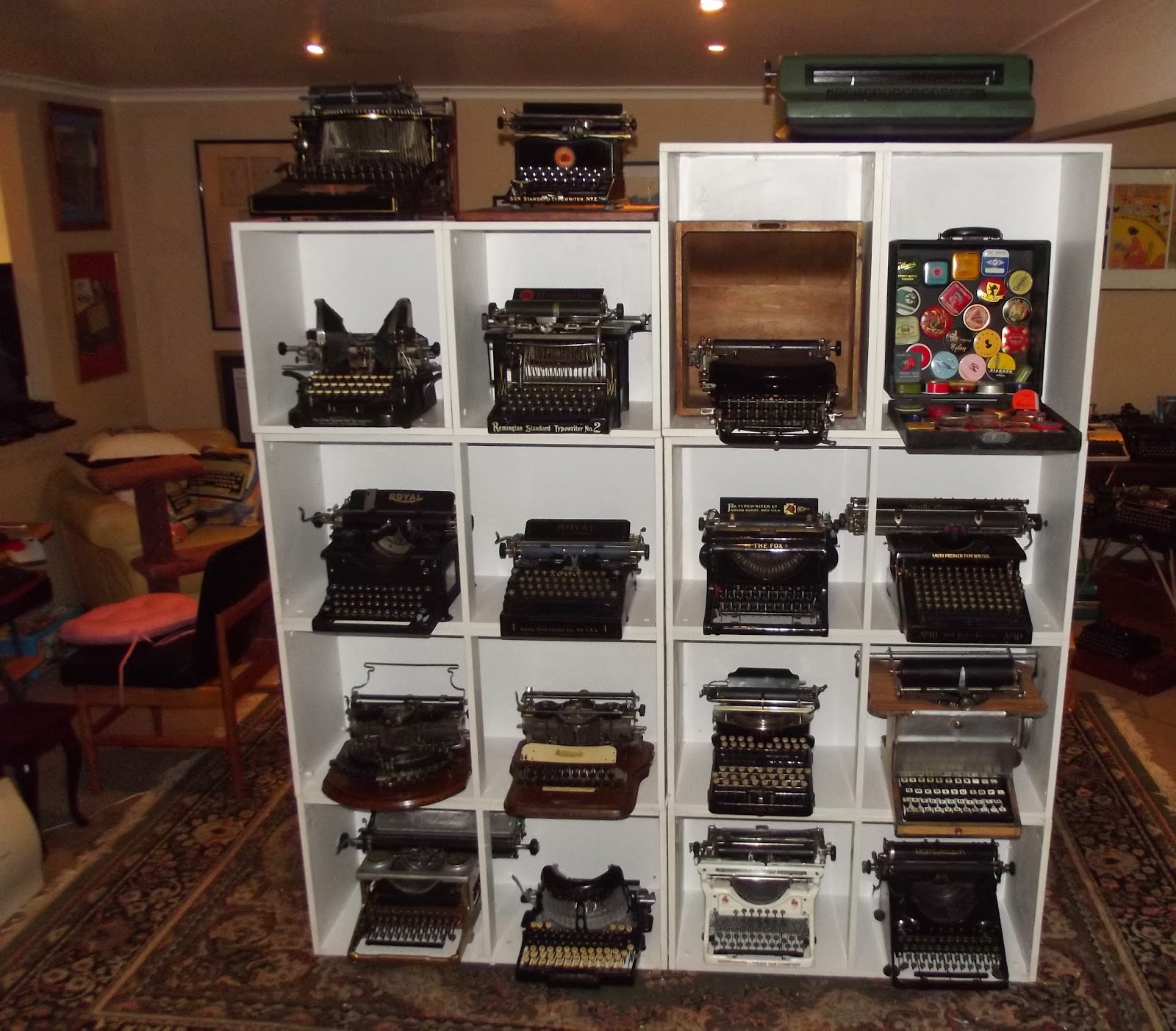oz.Typewriter Typewriter Display Shelves