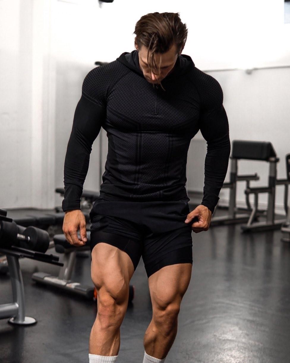 hot-muscle-guys-steve-kris-strong-thick-legs