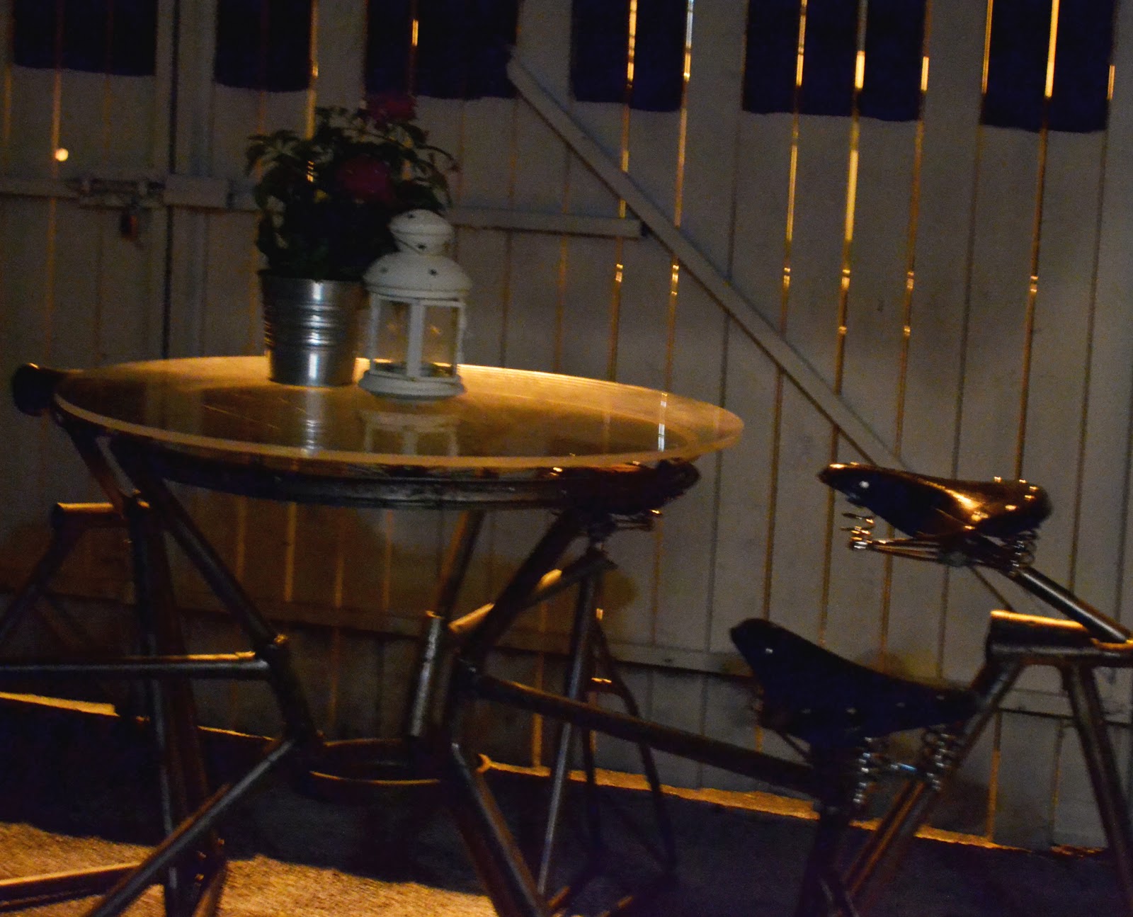 Unde să-mi beau cafeaua?!: MODELiER