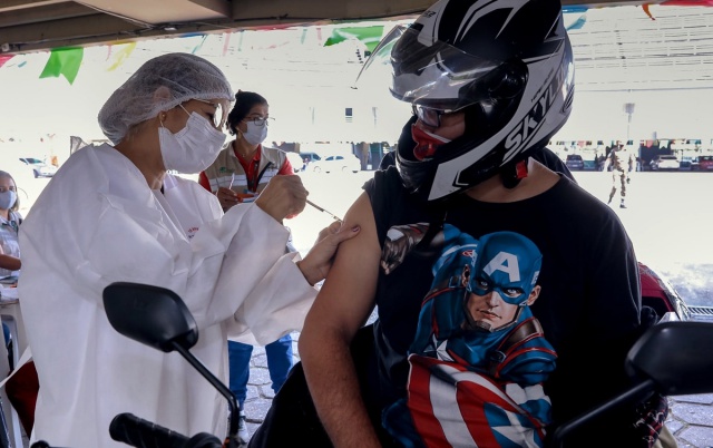 Governo aplicou vacinas vencidas em milhares de brasileiros. Confira lotes