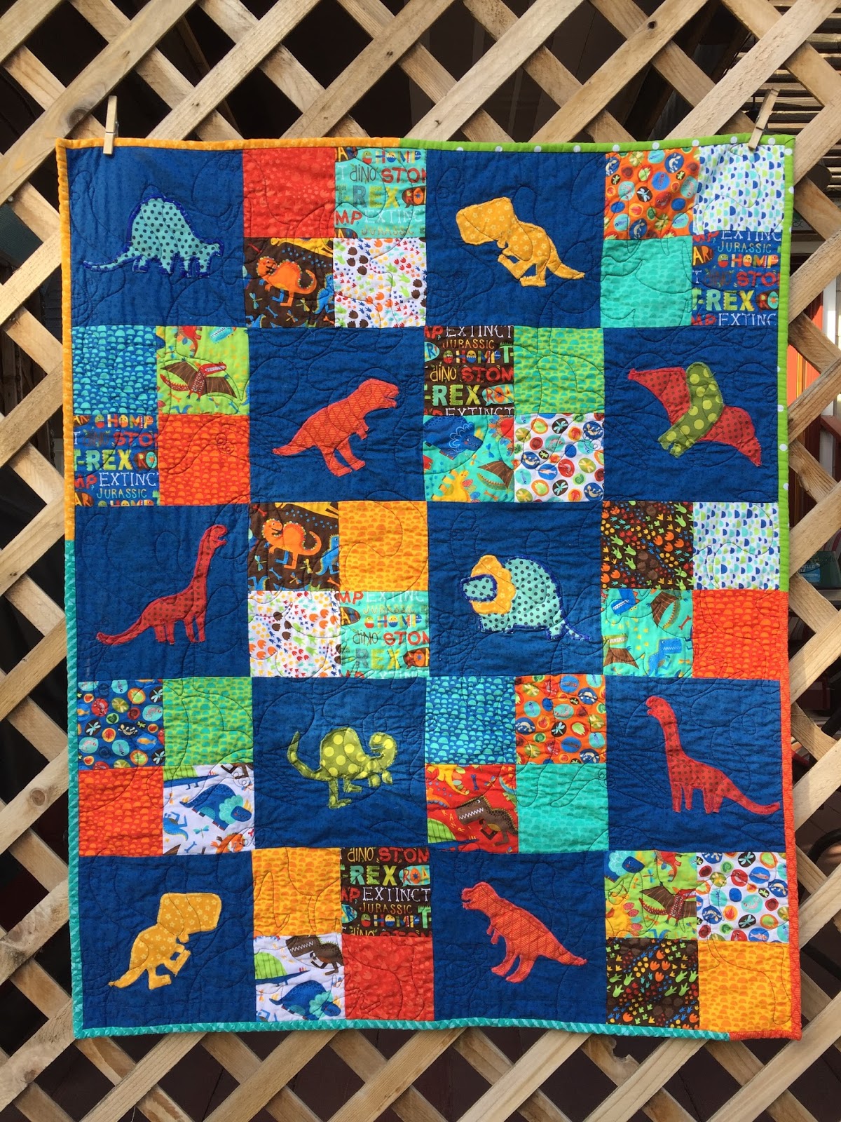 Val's Quilting Studio: Dinosaur Quilt Finished