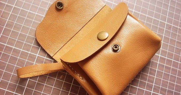 Leather craft bag pattern for women on Craiyon