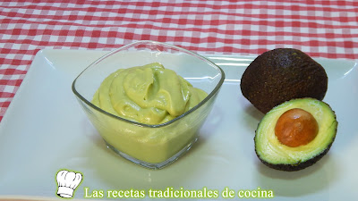 Receta fácil de mayonesa de aguacate sin huevo