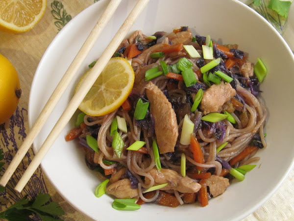 Фунчоза с курицей и овощами