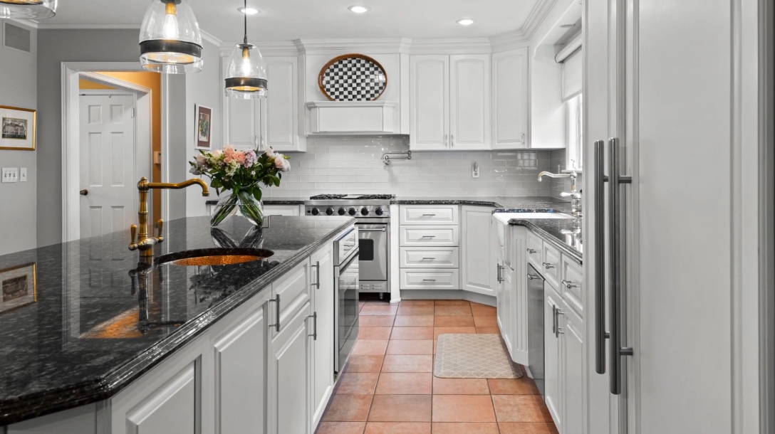 39 Interior Design Photos vs. 165 High Point Ln, Fairfield, CT Luxury Home Tour