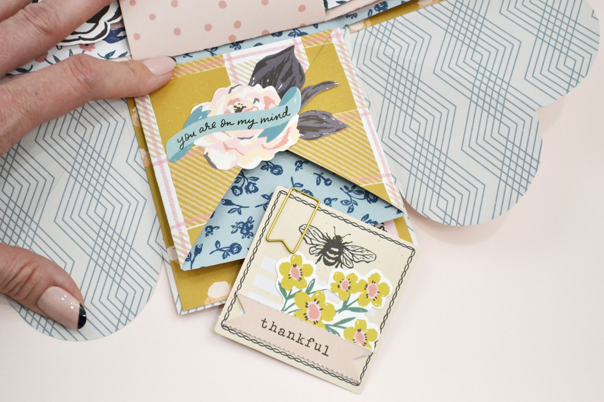 Aly Dosdall how to make an explosion box with the we r memory keepers