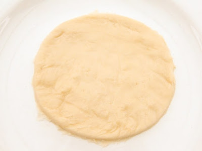 Vegetarian Haggis and Potato Pasties - Step 1 Pastry disc