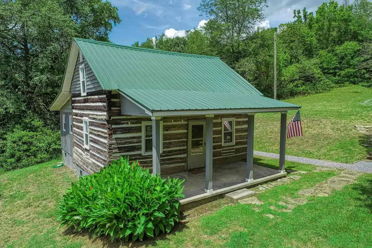 affordable-log-cabin-outside-view