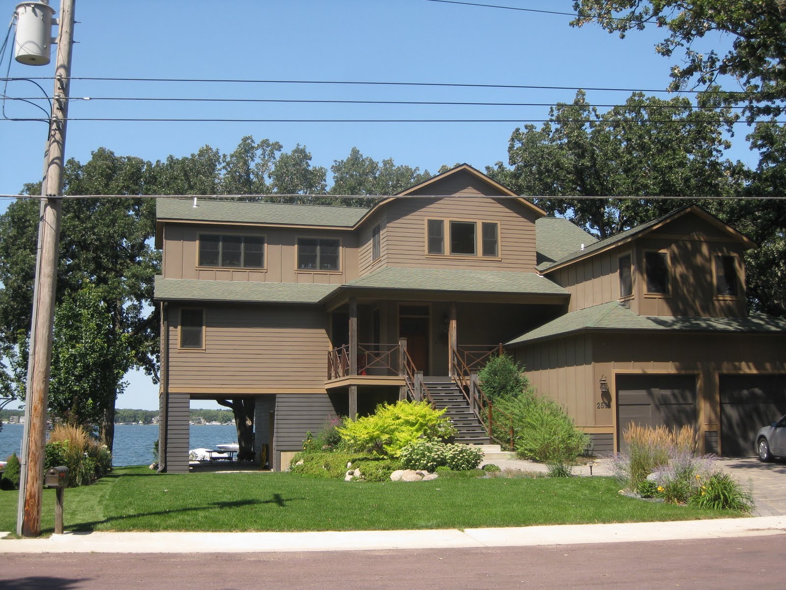 So Okoboji! THERE MUST BE CABINS, TOO?