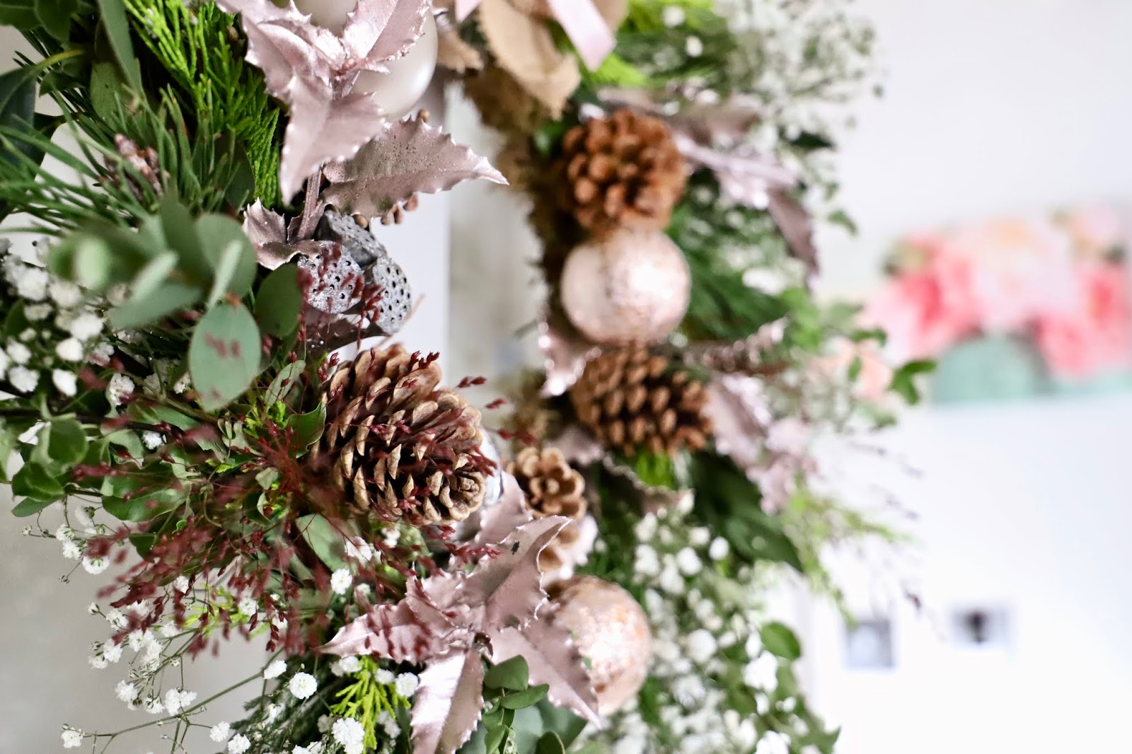 DIY Christmas wreath using fresh flowers and foliage Dainty Dress Diaries
