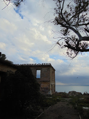 ΜΠΗΚΑΜΕ ΣΤΟ "ΣΤΟΙΧΕΙΩΜΕΝΟ'' ΣΠΙΤΙ ΤΗΣ ΚΑΣΤΕΛΛΑΣ  