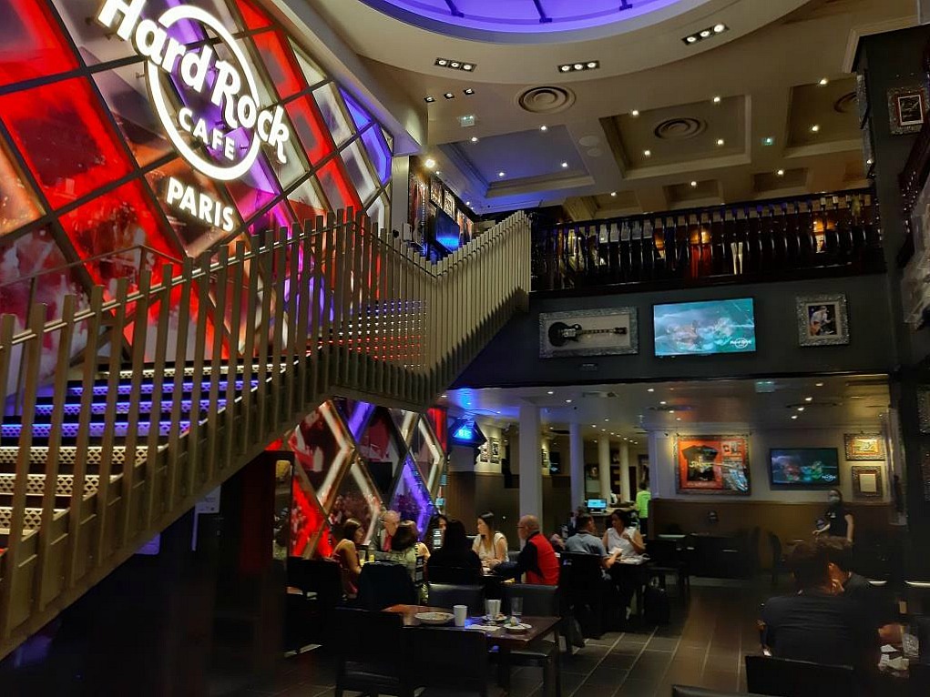 Le Hard Rock Cafe Paris a fait peau neuve La Parisienne du Nord