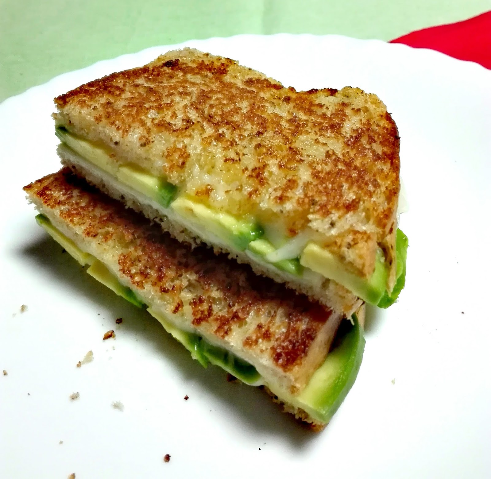 ACEITE Y SAL SANDWICH DE QUESO Y AGUACATE