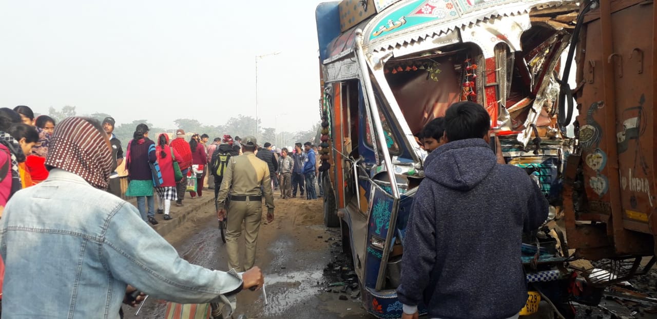 শীত কমতেই কুয়াশার দাপট, কাঁসাই সেতুতে দুর্ঘটনায়ায় মৃত ২, কয়েক ঘন্টা বিছিন্ন খড়গপুর মেদিনীপুর 1 শীত কমতেই কুয়াশার দাপট, কাঁসাই সেতুতে দুর্ঘটনায়ায় মৃত ২, কয়েক ঘন্টা বিছিন্ন খড়গপুর মেদিনীপুর