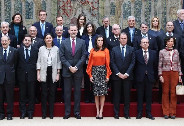 Queen Letizia wore new Zara blouse with voluminous sleeves and Roberto Verino Jacquard pencil skirt