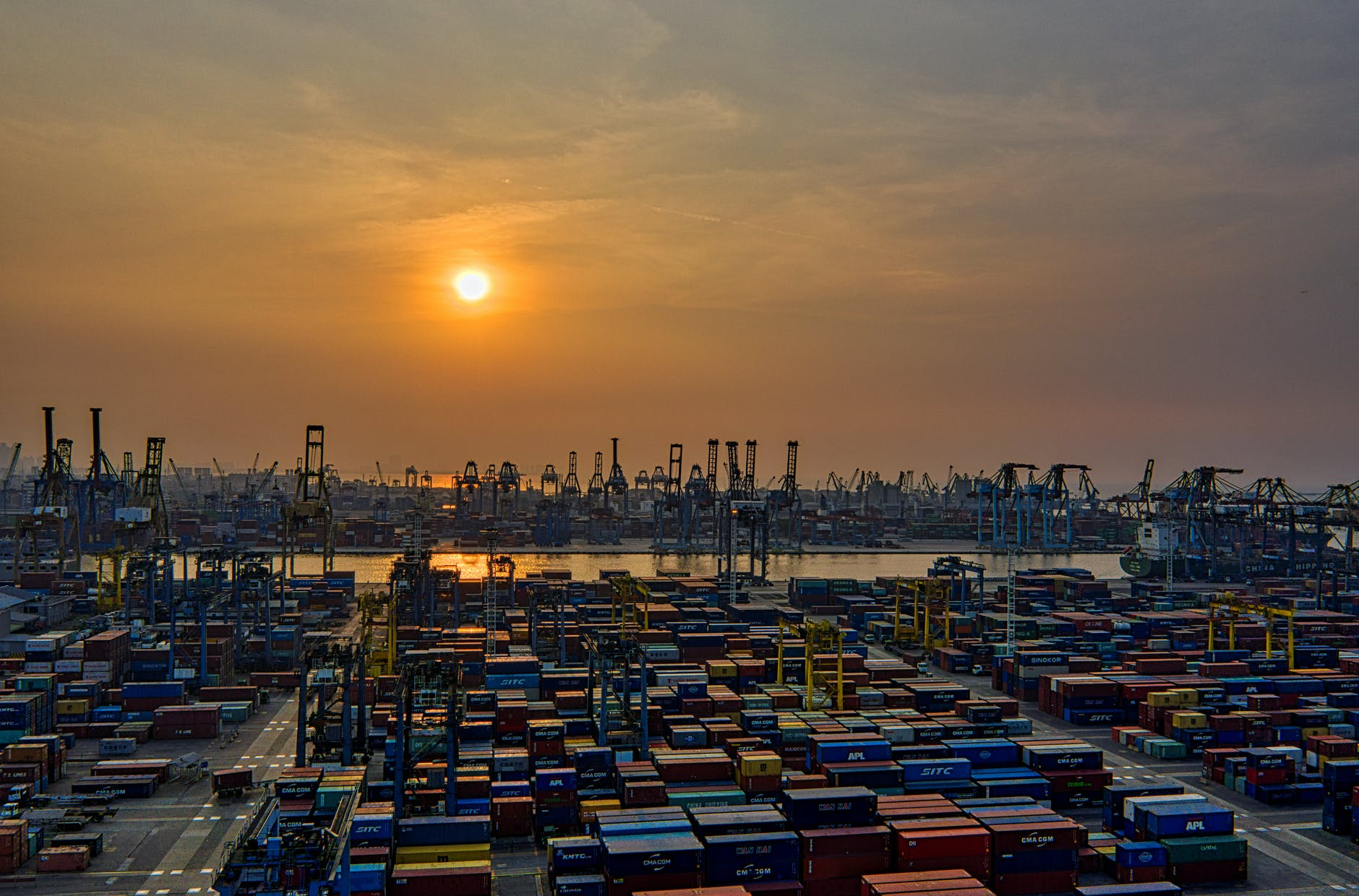 WORLD TRADE AND INVESTMENT WORLD TRADE AND INVESTMENT