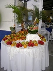 Mesa de Frutas Decorativa com frutas inteiras