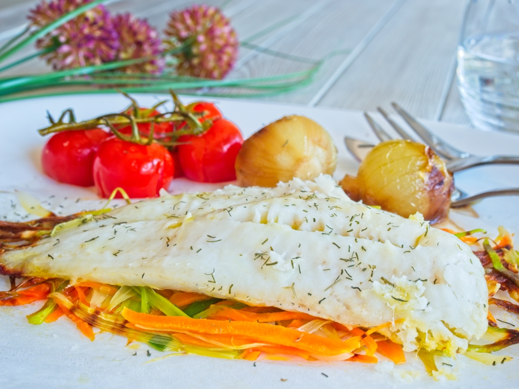 Filete de pescado con verduras en papillote (microondas)