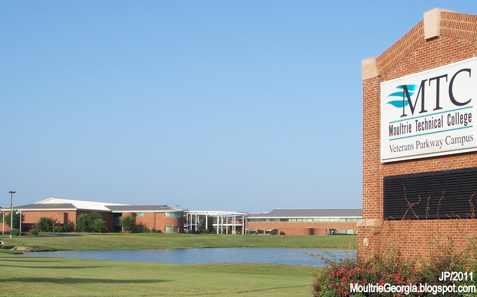 MOULTRIE Colquitt Attorney Restaurant Dr. Hospital Bank Church